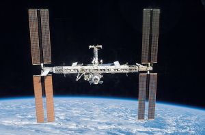 800px-ISS_after_STS-117_in_June_2007